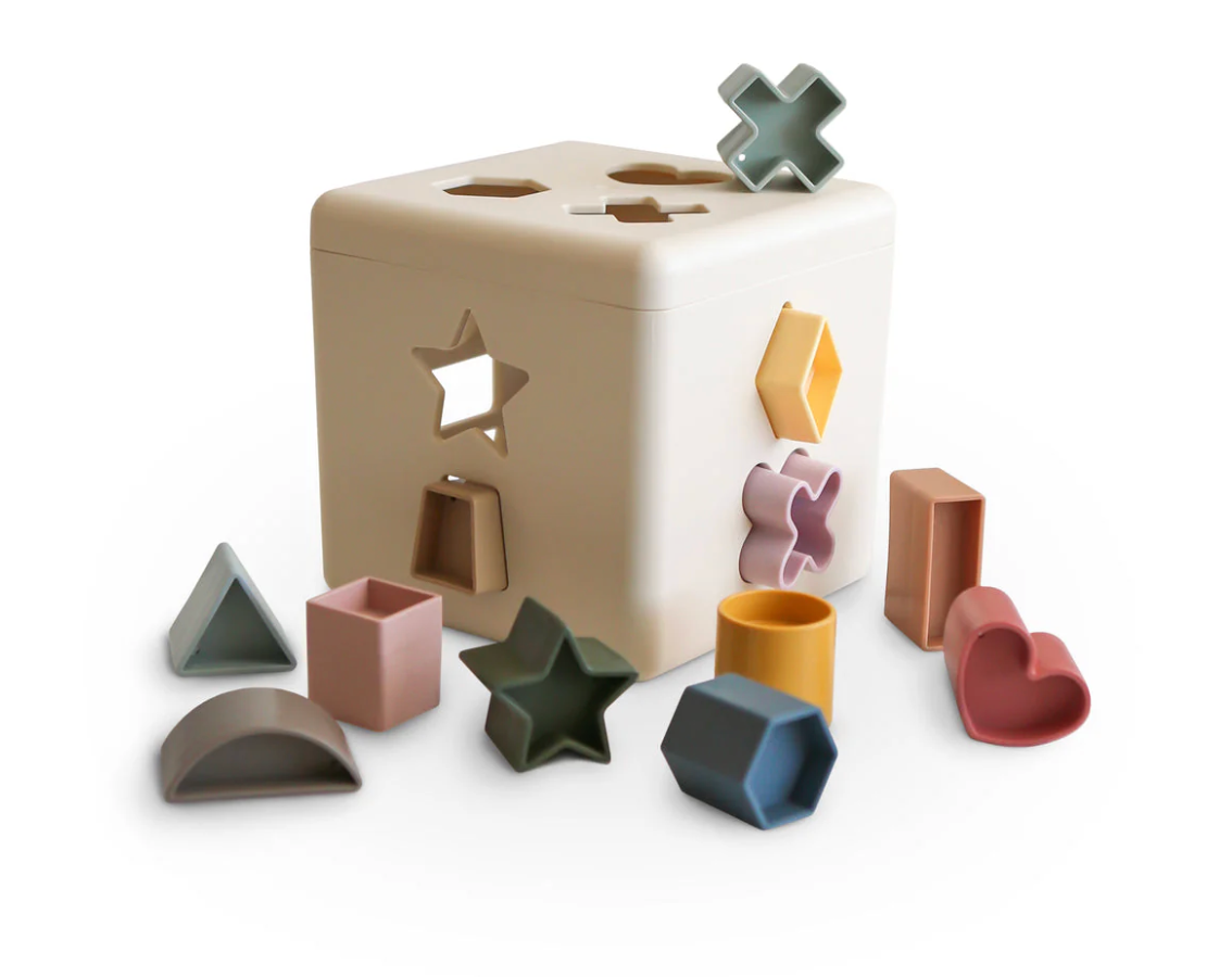 Mushie | Shape sorting